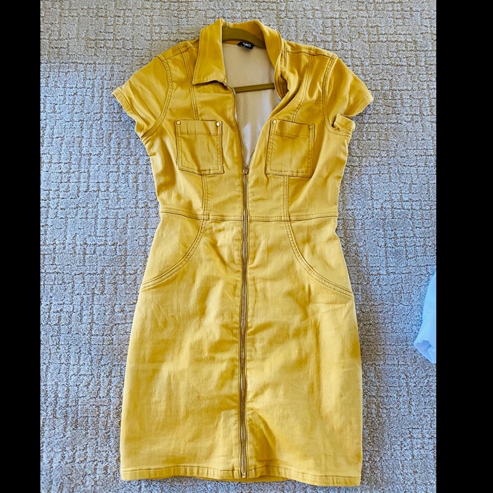 Mustard color  Dress, tight, super cute!!